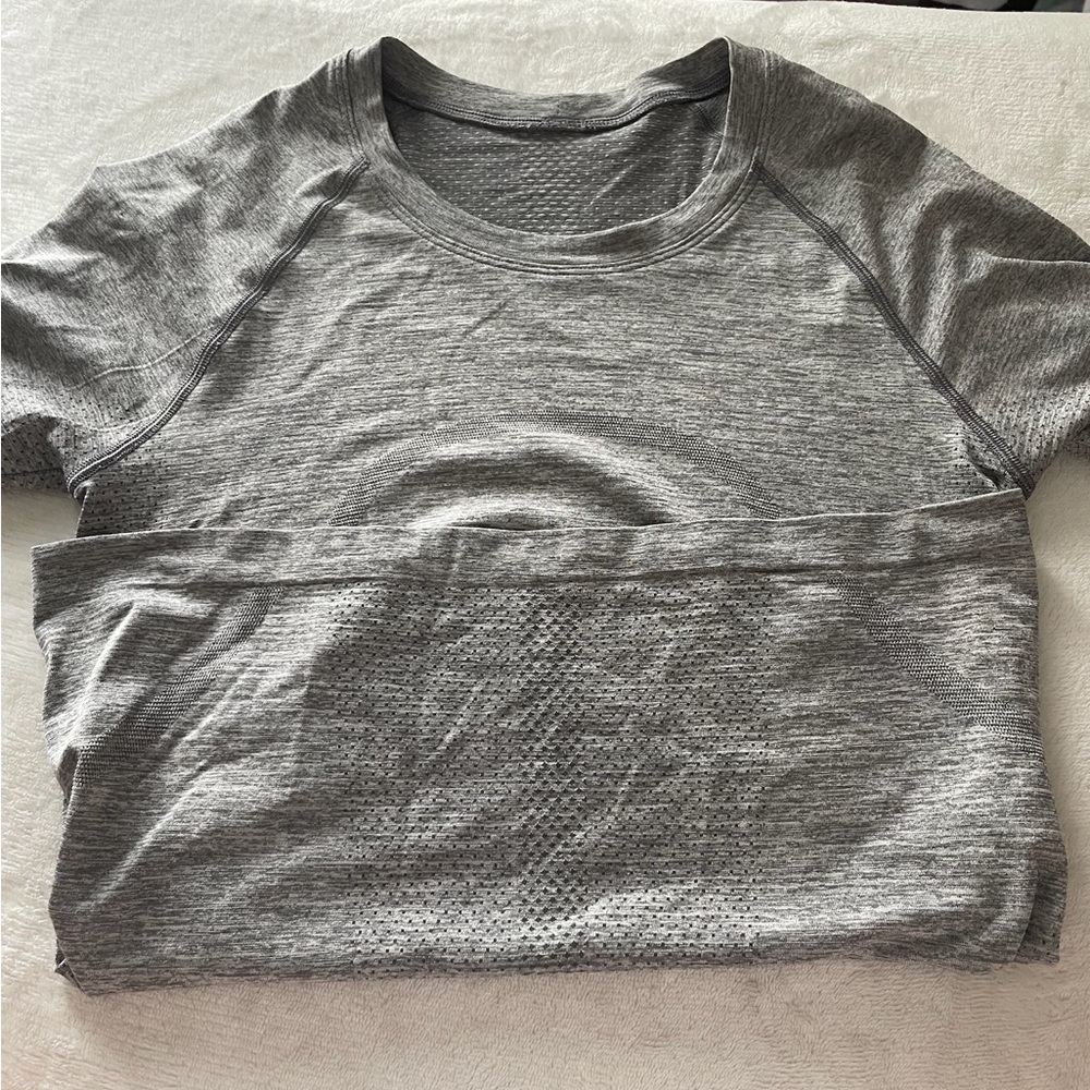 Lululemon Athletica Gray Long Sleeve Tee